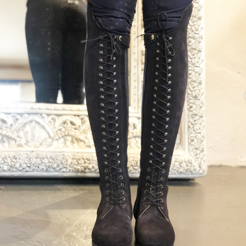 BIA / Navy suede